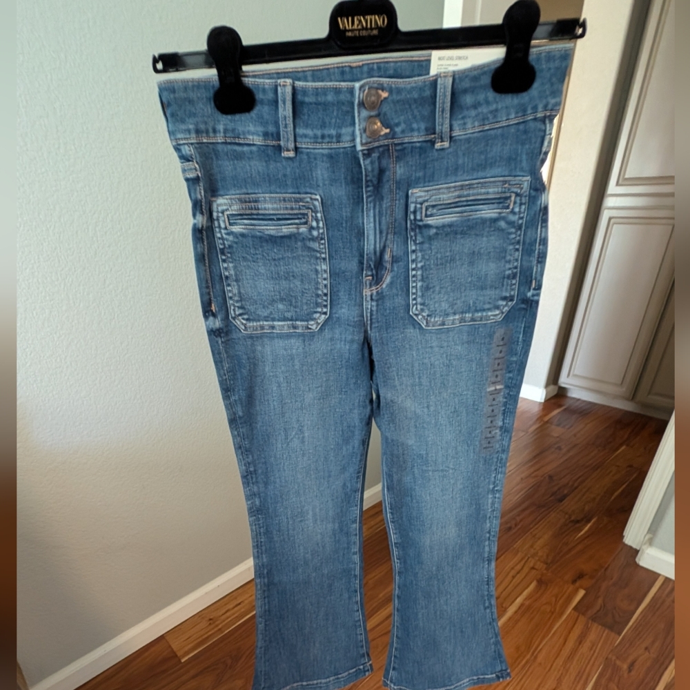 American Eagle Outfitters Next Level Stretch Super Hi-Ris Flare 8 Reg Nwt ❤️
